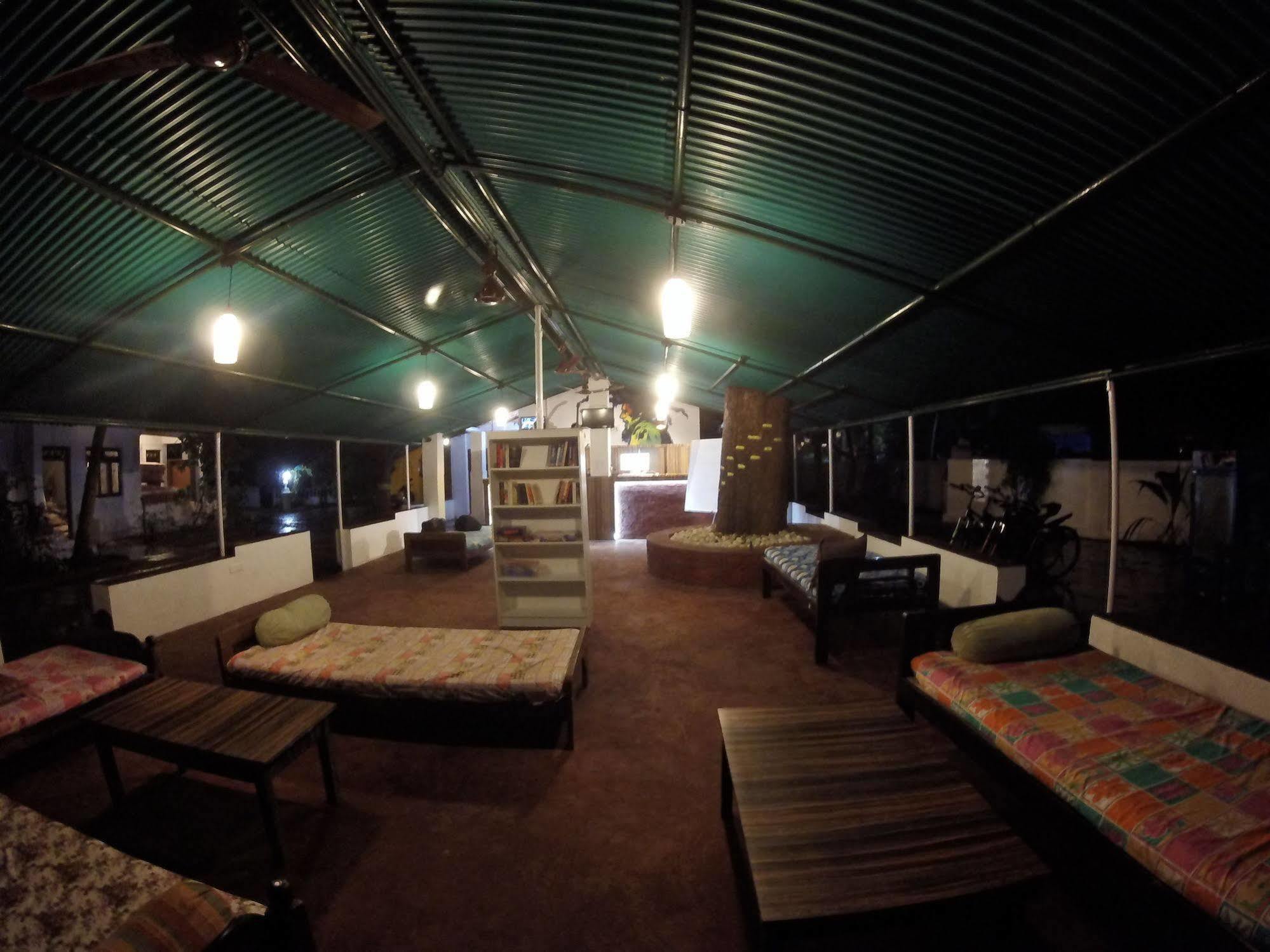 Backpacker Panda Goa Hostel Calangute Exterior foto