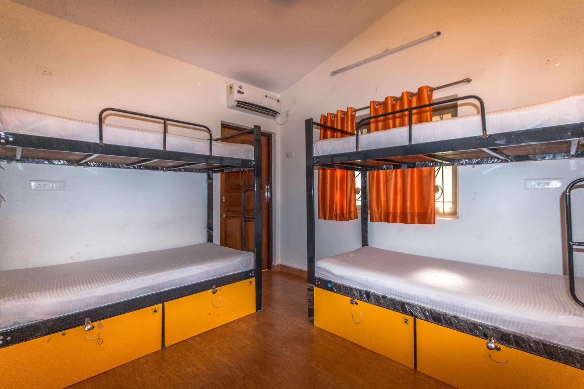Backpacker Panda Goa Hostel Calangute Exterior foto
