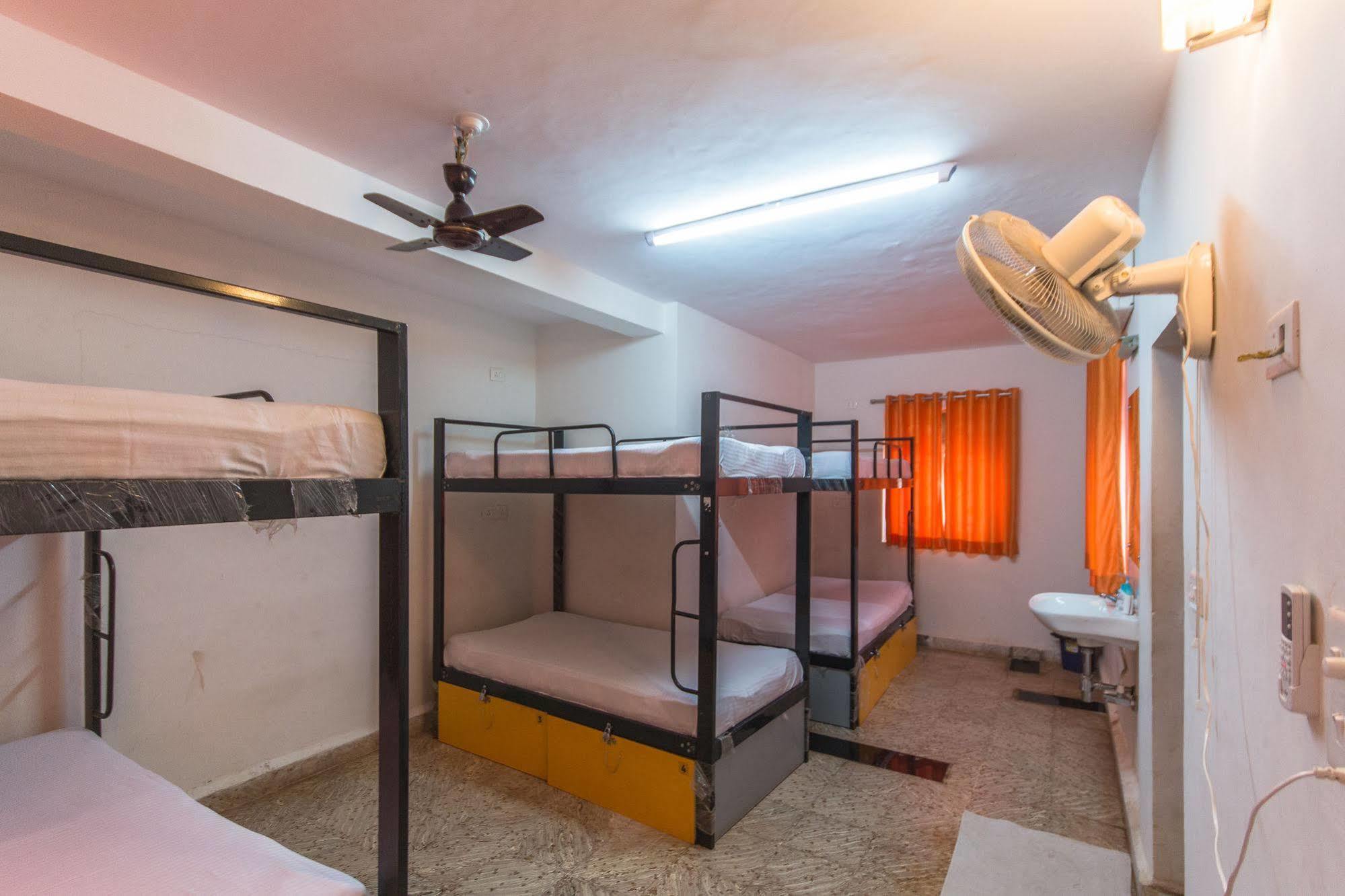 Backpacker Panda Goa Hostel Calangute Exterior foto