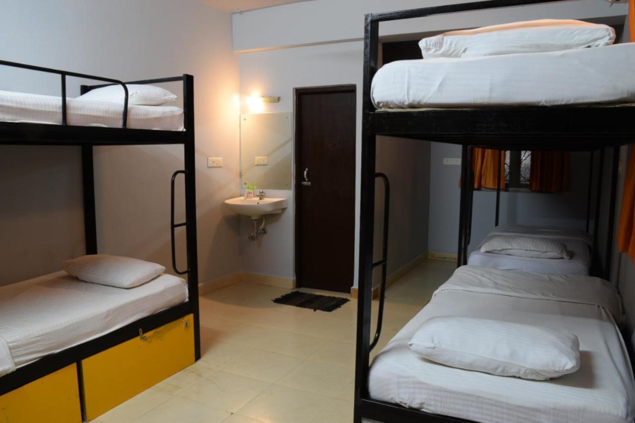 Backpacker Panda Goa Hostel Calangute Exterior foto